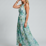 Portia | Geplooide Halter Midi-jurk met Zacht Bloemenpatroon