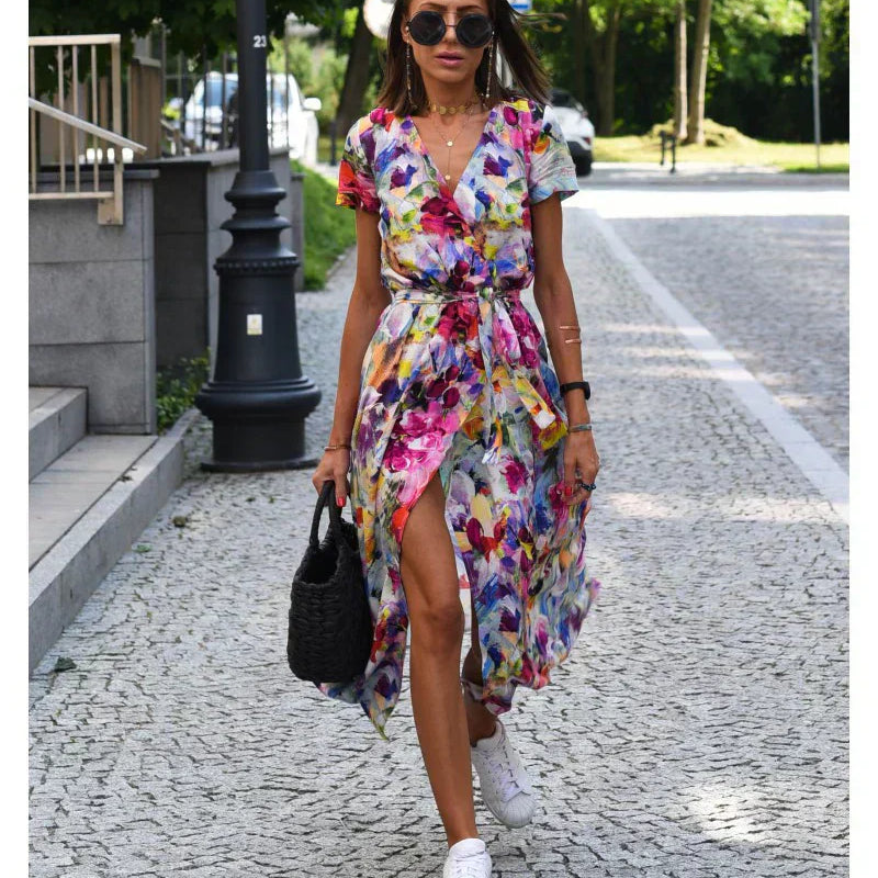 Feline – Elegante jurk met V-hals en Figuurvormende Snit