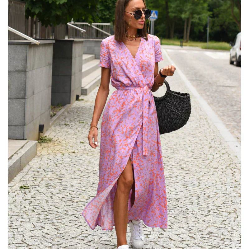 Feline – Elegante jurk met V-hals en Figuurvormende Snit
